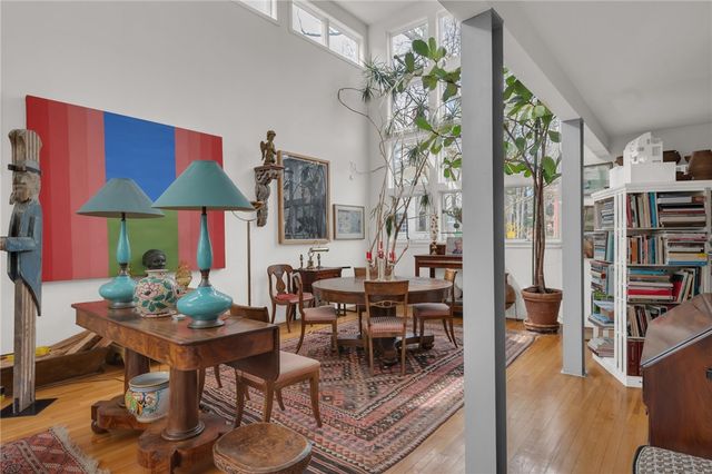 137 University Avenue, Providence, RI 02906