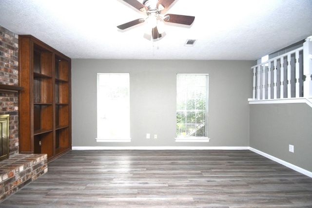 379 Richvale Lane, Houston, TX 77598