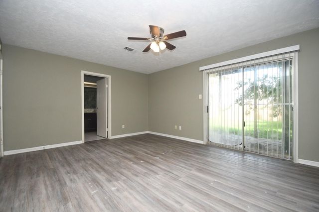 379 Richvale Lane, Houston, TX 77598