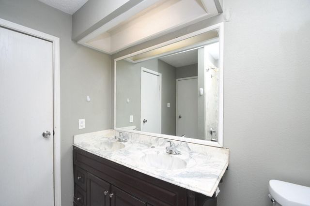 379 Richvale Lane, Houston, TX 77598