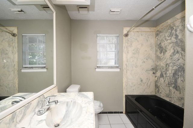 379 Richvale Lane, Houston, TX 77598