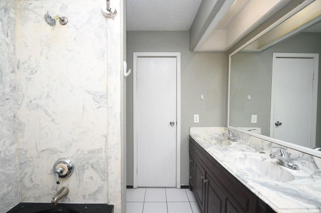 379 Richvale Lane, Houston, TX 77598