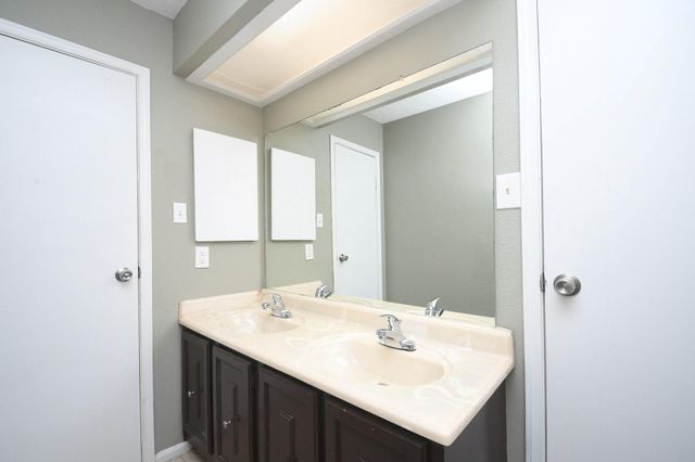 379 Richvale Lane, Houston, TX 77598