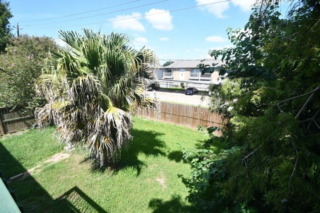 379 Richvale Lane, Houston, TX 77598
