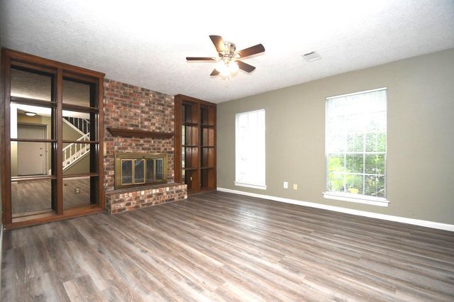 379 Richvale Lane, Houston, TX 77598