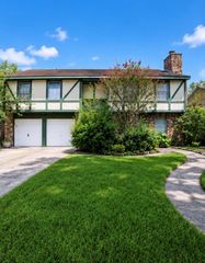 379 Richvale Lane, Houston, TX 77598