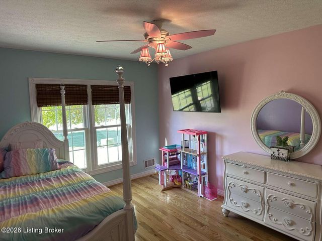 1002 Cobblestone Way, Shepherdsville, KY 40165