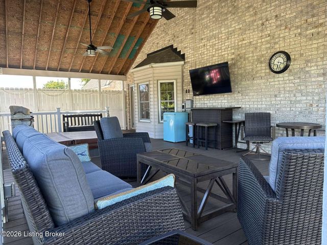1002 Cobblestone Way, Shepherdsville, KY 40165