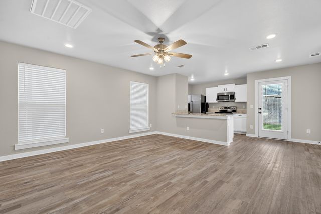 2005 Panhandle Avenue, Wolfforth, TX 79382