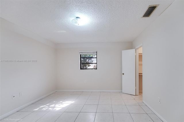 11621 SW 7th Ter, Sweetwater, FL 33174