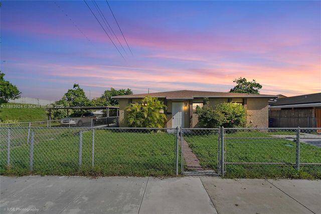 11621 SW 7th Ter, Sweetwater, FL 33174