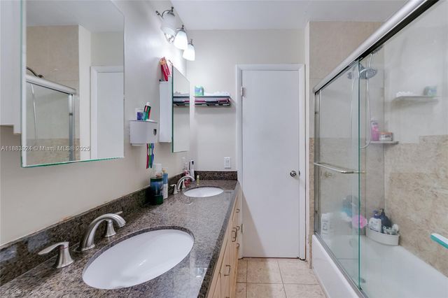 11621 SW 7th Ter, Sweetwater, FL 33174