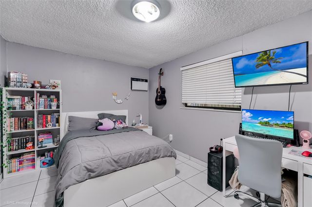 11621 SW 7th Ter, Sweetwater, FL 33174