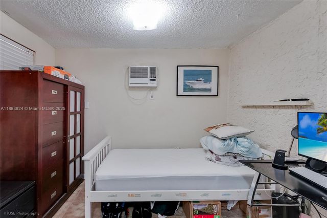 11621 SW 7th Ter, Sweetwater, FL 33174