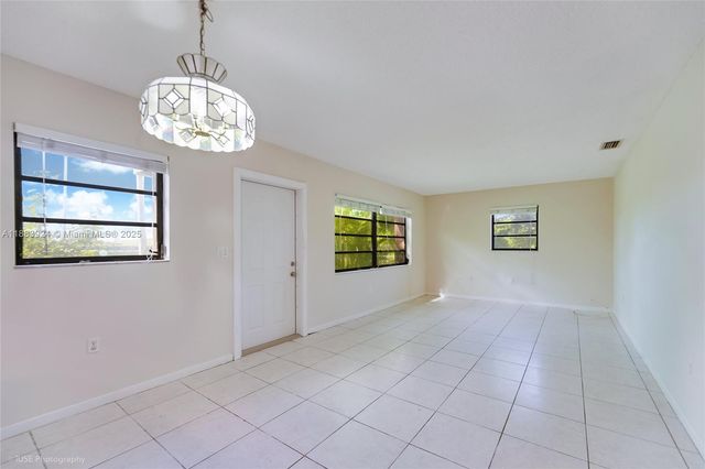 11621 SW 7th Ter, Sweetwater, FL 33174