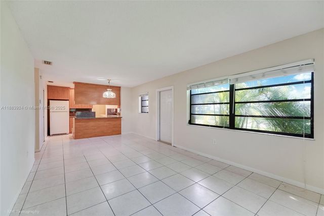 11621 SW 7th Ter, Sweetwater, FL 33174