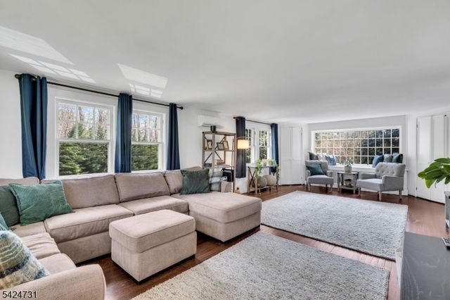 2041 Raritan Rd, Scotch Plains Twp., NJ 07076