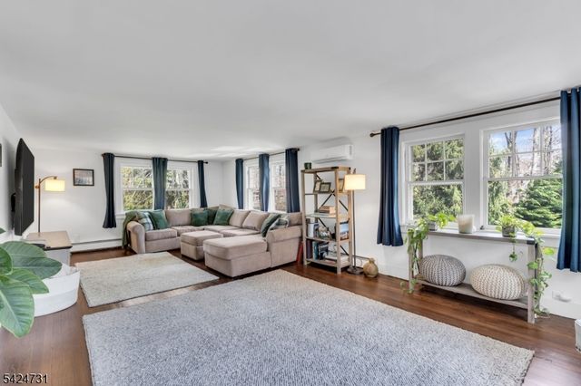 2041 Raritan Rd, Scotch Plains Twp., NJ 07076