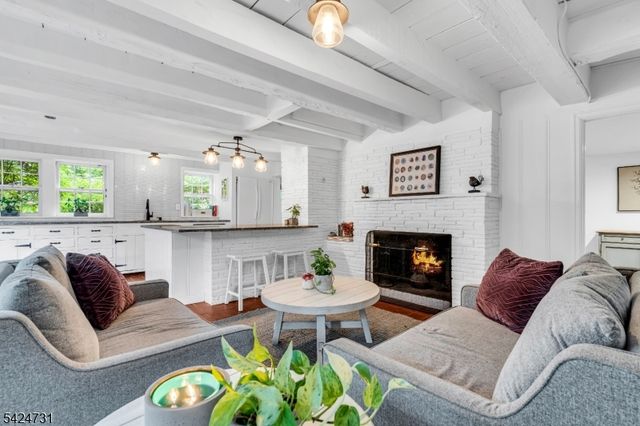 2041 Raritan Rd, Scotch Plains Twp., NJ 07076