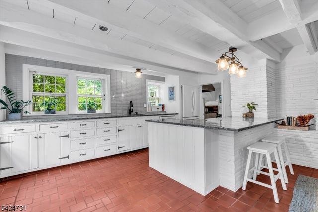 2041 Raritan Rd, Scotch Plains Twp., NJ 07076