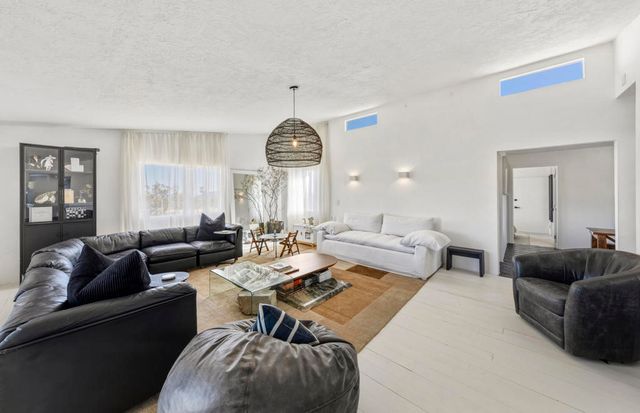 330 Delgada Avenue, Yucca Valley, CA 92284