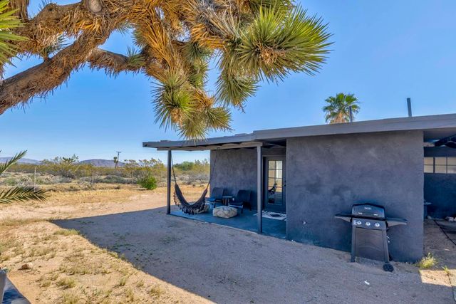 330 Delgada Avenue, Yucca Valley, CA 92284