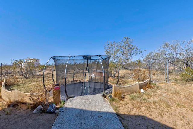 330 Delgada Avenue, Yucca Valley, CA 92284