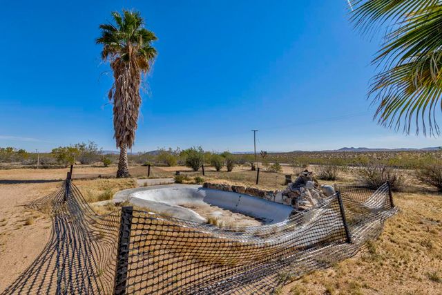 330 Delgada Avenue, Yucca Valley, CA 92284