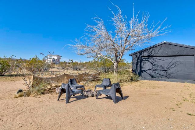 330 Delgada Avenue, Yucca Valley, CA 92284