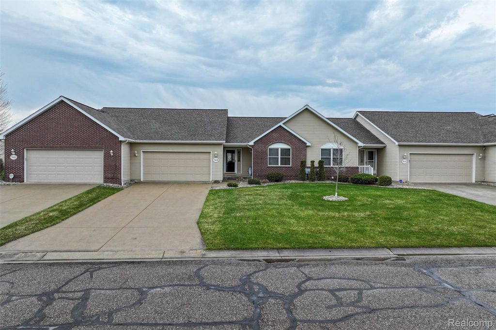 7039 Rosewood Drive, Clayton Charter Township, MI 48433