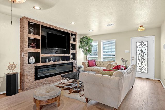 16107 Sheldon Ridge Way, Houston, TX 77044