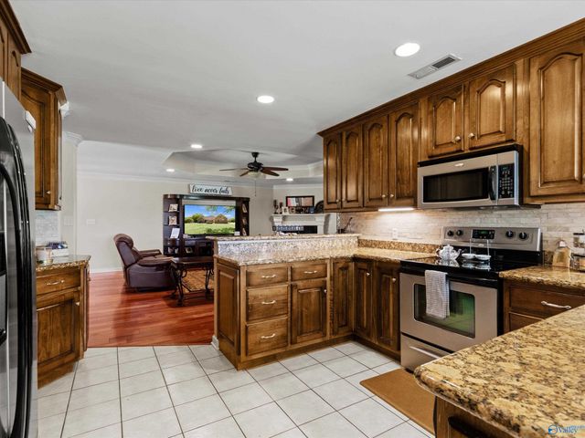 18280 Alabama Highway 20, Hillsboro, AL 35643