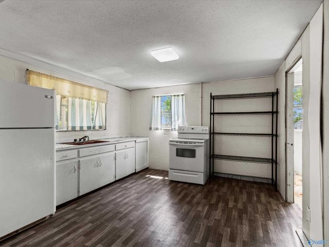 18280 Alabama Highway 20, Hillsboro, AL 35643