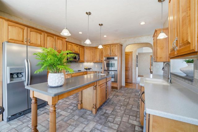 N9427 DUSTY DRIVE, Appleton, WI 54915