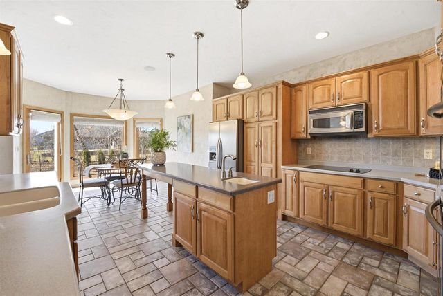 N9427 DUSTY DRIVE, Appleton, WI 54915