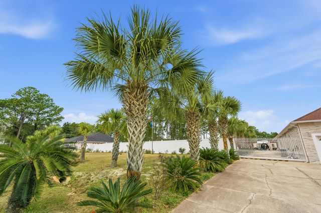 7456 Woodmont Road, Navarre, FL 32566