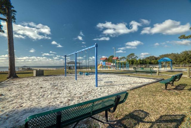 7456 Woodmont Road, Navarre, FL 32566