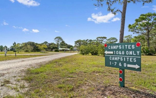 7456 Woodmont Road, Navarre, FL 32566