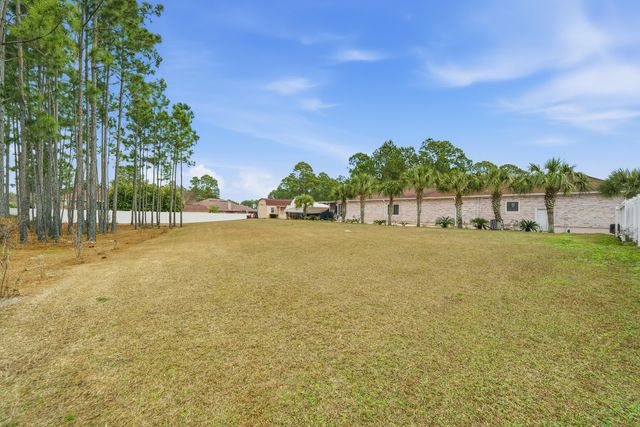 7456 Woodmont Road, Navarre, FL 32566