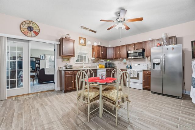 7456 Woodmont Road, Navarre, FL 32566