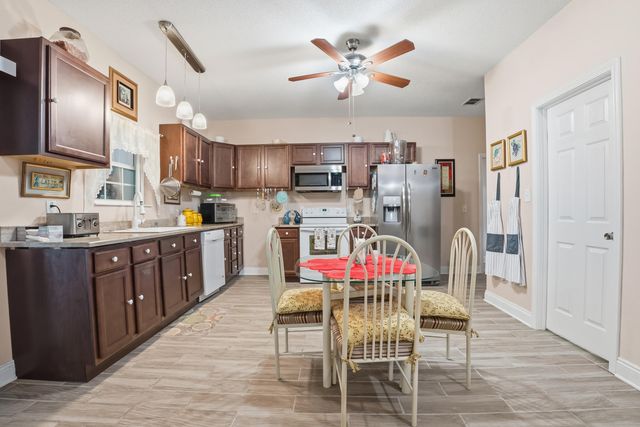 7456 Woodmont Road, Navarre, FL 32566