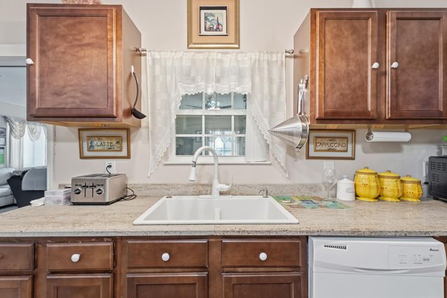 7456 Woodmont Road, Navarre, FL 32566