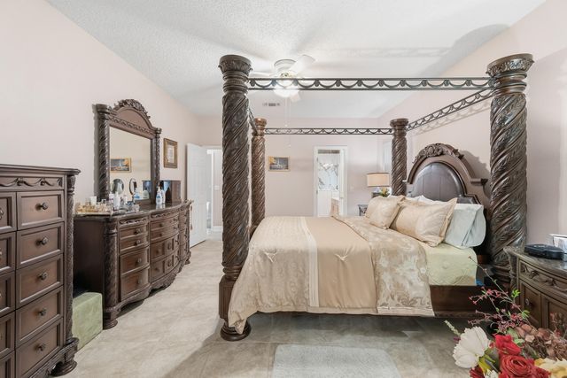 7456 Woodmont Road, Navarre, FL 32566