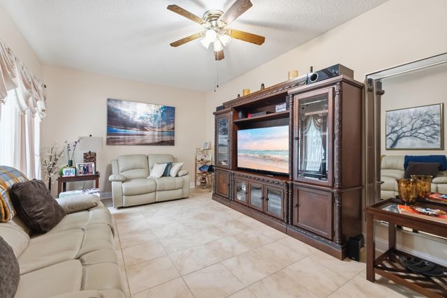 7456 Woodmont Road, Navarre, FL 32566