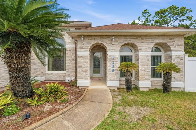 7456 Woodmont Road, Navarre, FL 32566