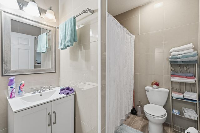 7456 Woodmont Road, Navarre, FL 32566