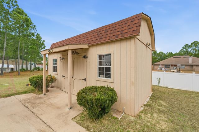 7456 Woodmont Road, Navarre, FL 32566