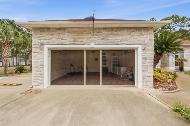 7456 Woodmont Road, Navarre, FL 32566