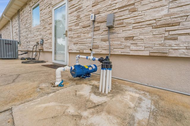 7456 Woodmont Road, Navarre, FL 32566