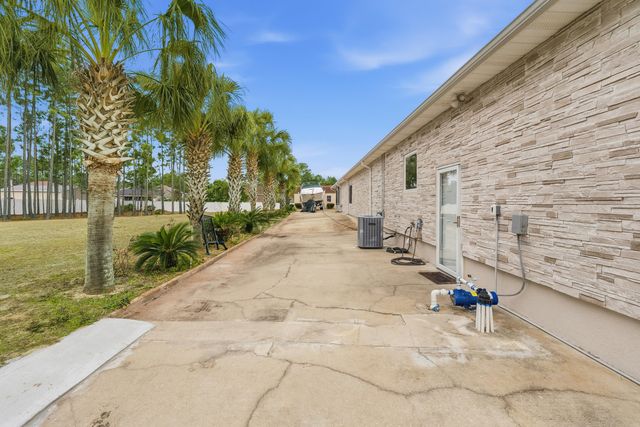 7456 Woodmont Road, Navarre, FL 32566